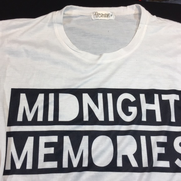 Freshtops cropped white tee “Midnight Memories” - Picture 2 of 4